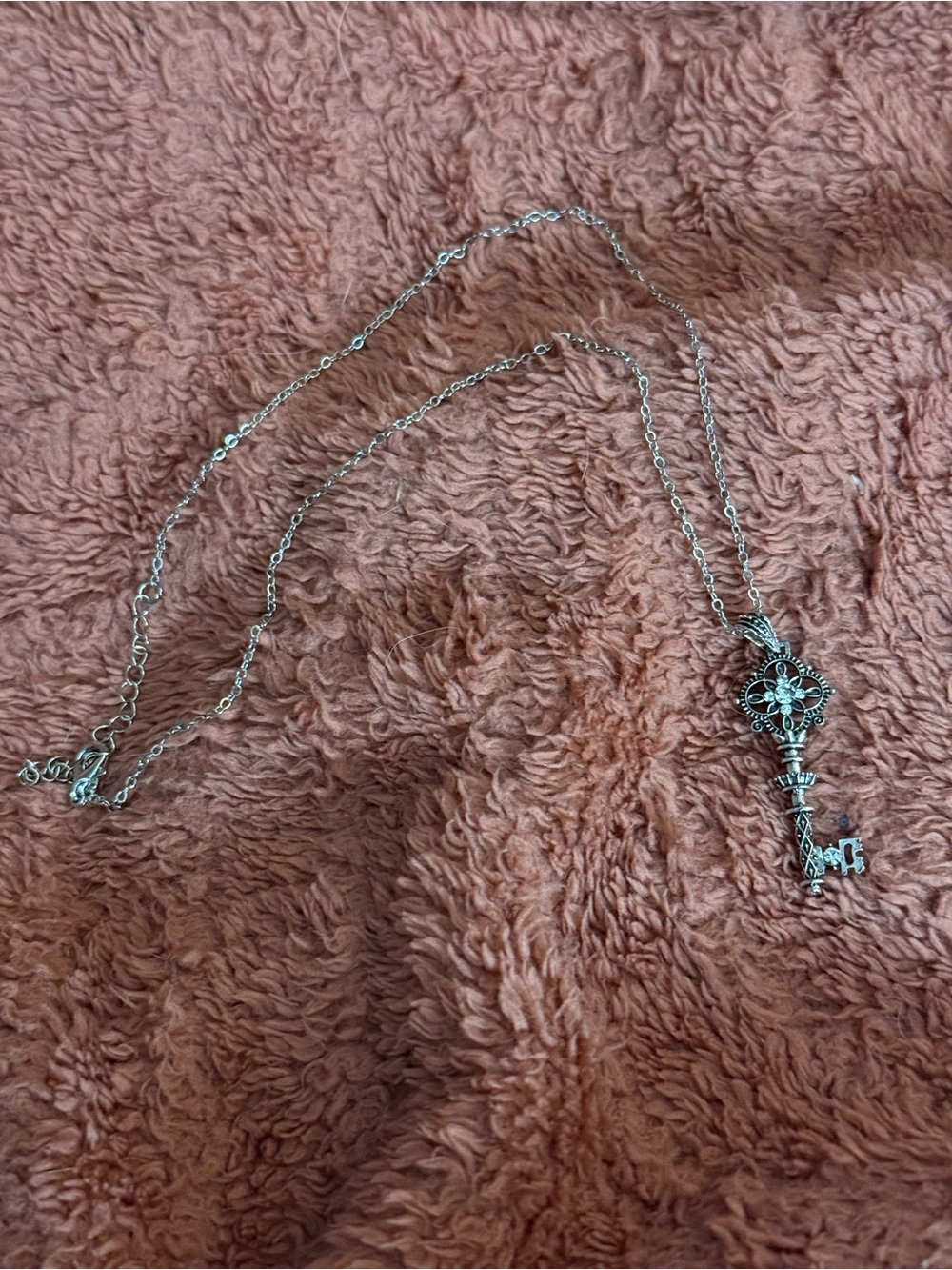 Antique-Style Silver Key Pendant Necklace - Silver - Picture 2 of 2